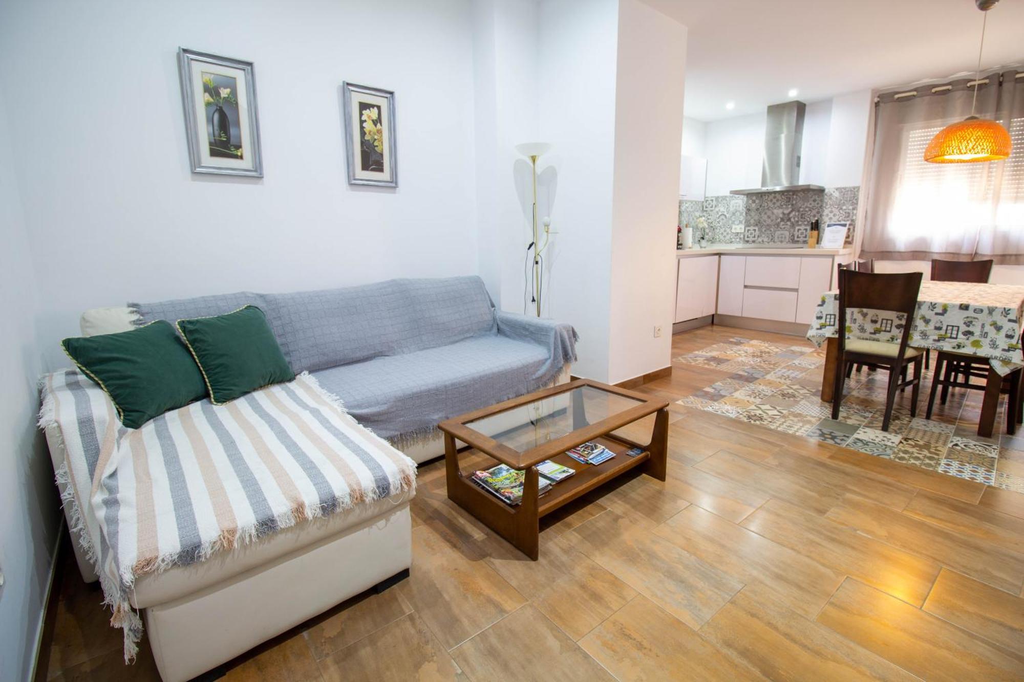 Apartment Rentitspain Confortable Con Patio En *